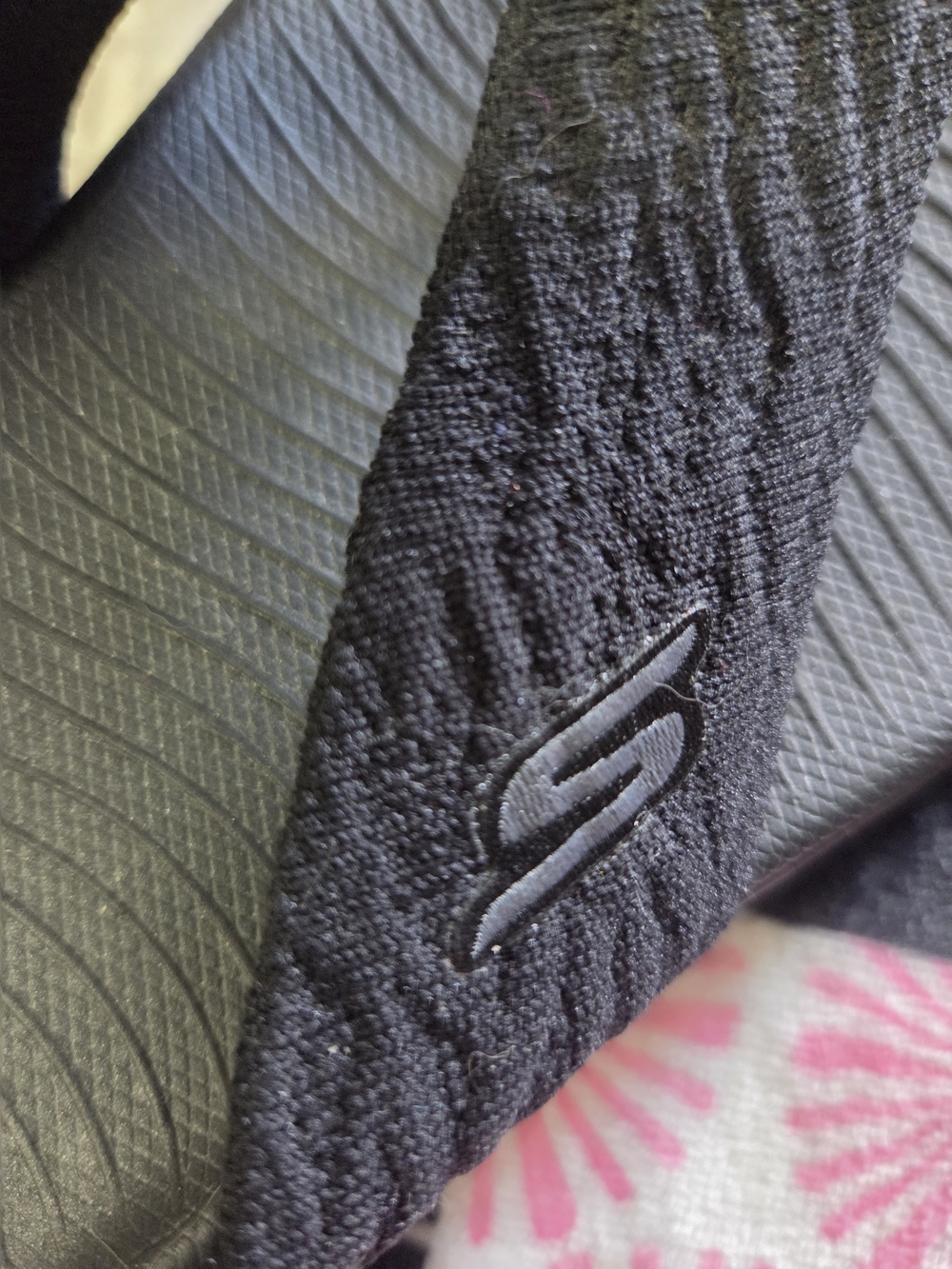 Skechers  Black Goga Mat Slide Sandals - Picture 5 of 9